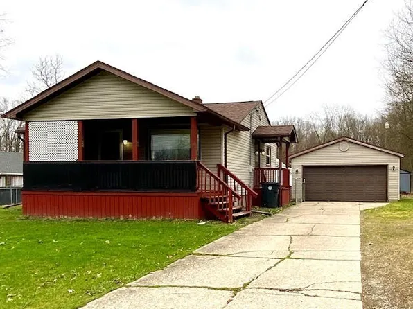 461 Elvina St, Leavittsburg, OH 44430