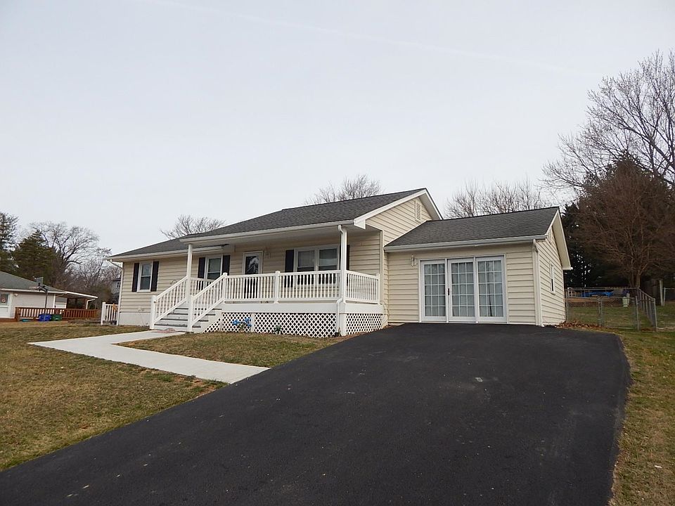 1st image of 480 Cherokee Dr