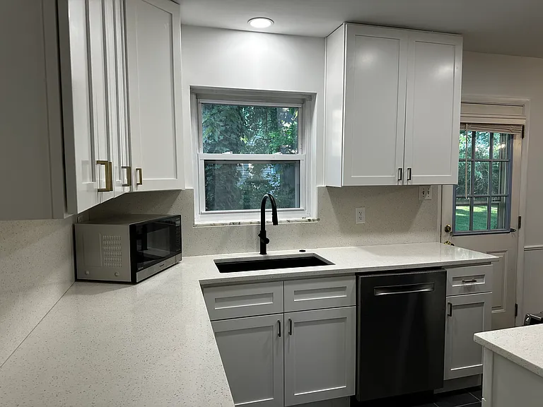 9488 Conklin Ave — Photo 18