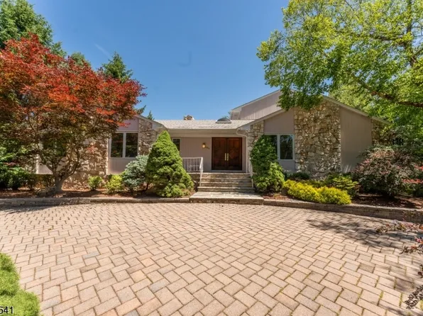 486 Summit Rd, Mountainside Boro, NJ 07092