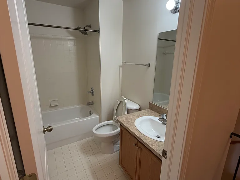 102 Riversedge Dr — Photo 15