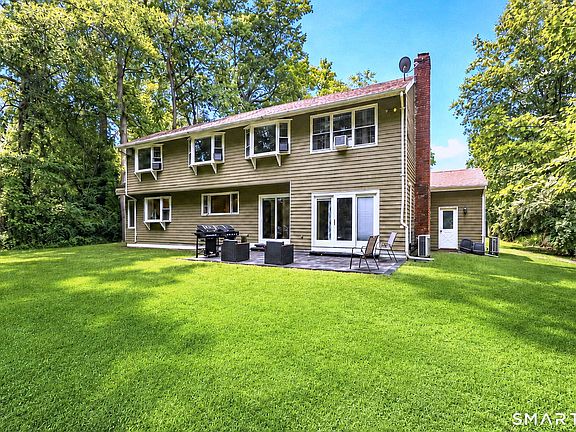 3rd image of 405 Shelton Road