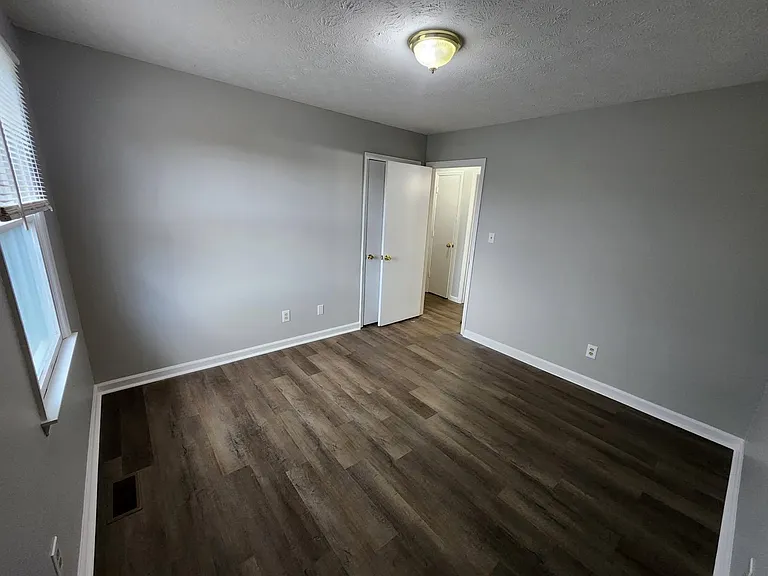 100 Beth Dr — Photo 9