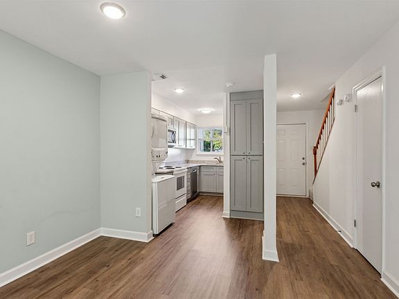 5th image of 123 Hirth Rd APT 1103