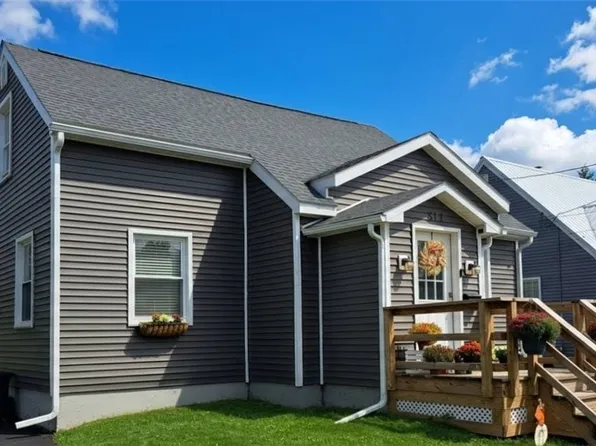 512 Harcourt Dr, Elmira, NY 14904
