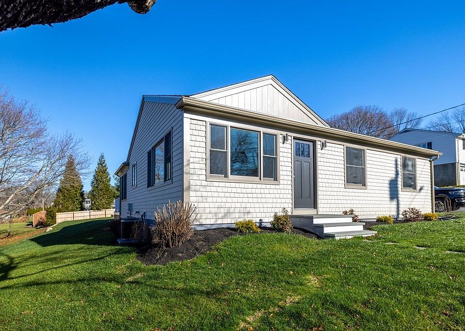 126 Hooper St, Tiverton, RI 02878 Zillow