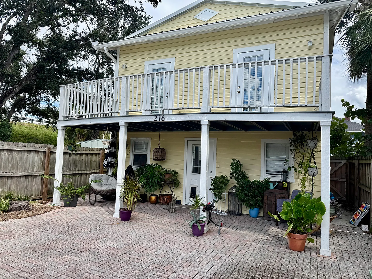 216 S Edison Ave — Photo 1
