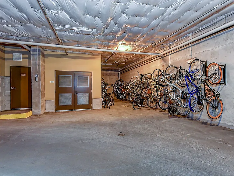 323 W Jefferson #503 — Photo 23