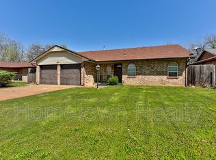 8807 NE 12th St, Midwest City, OK 73110