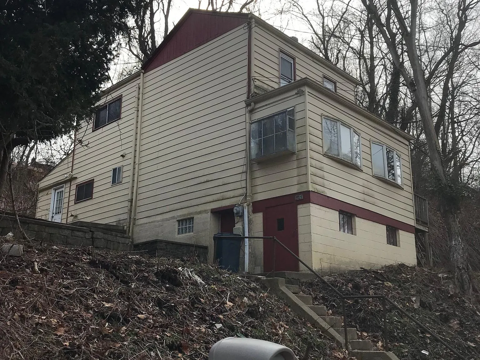 3 bed, 1168 sqft, $1,145 — Photo 1