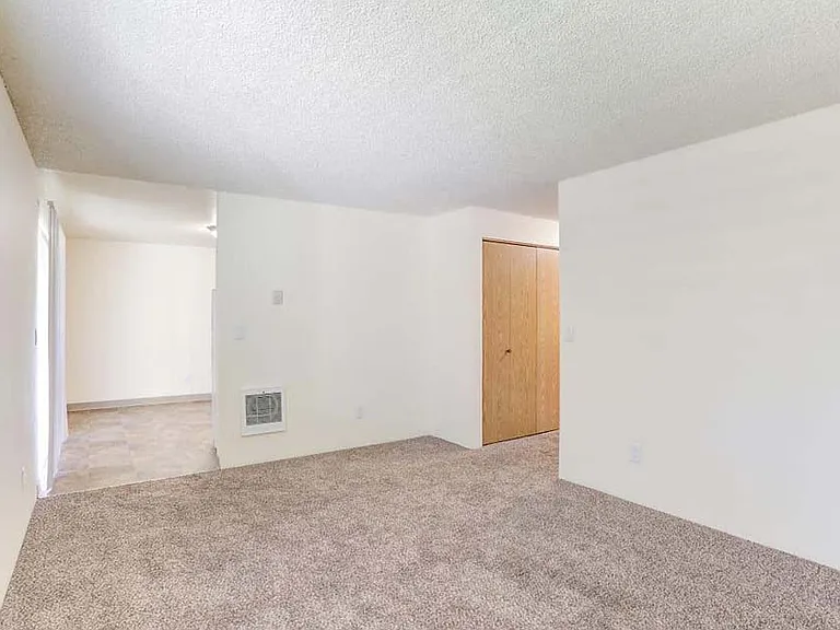 Teal Pointe Apartments — Photo 9