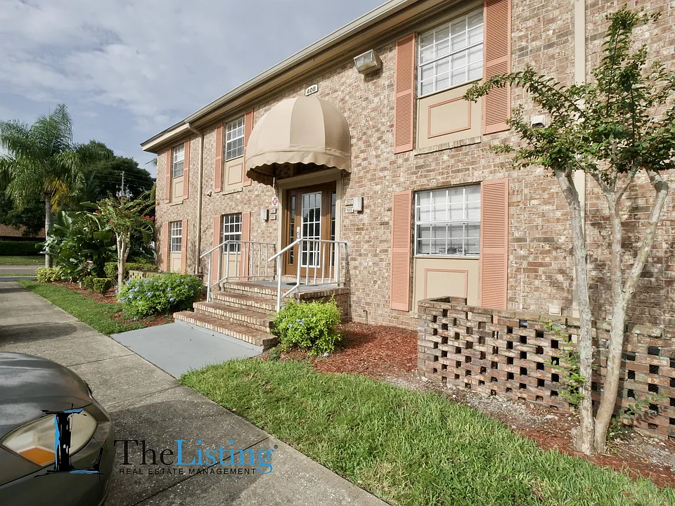 408 Banyon Tree Cir #100
