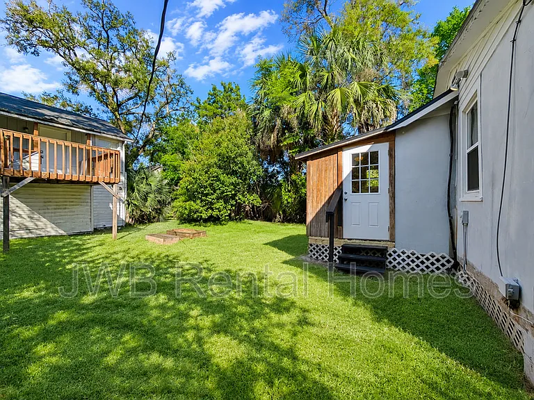 1610 Minerva Ave — Photo 9