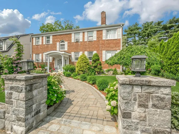 38 Pelhamside Drive, New Rochelle, NY 10801