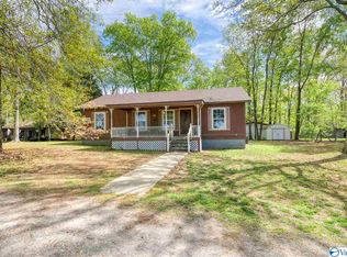 13728 Batts Rd, Athens, AL 35611