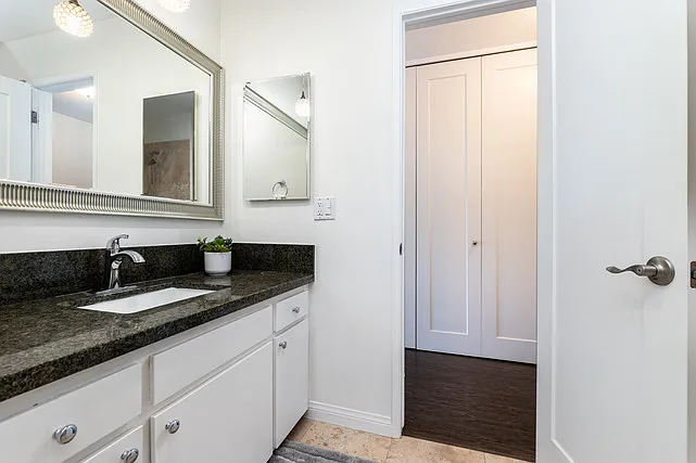 1720 Ardmore Ave #212 — Photo 7