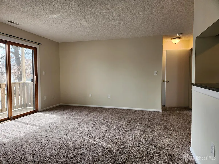 1514 Ravens Crest Dr — Photo 1