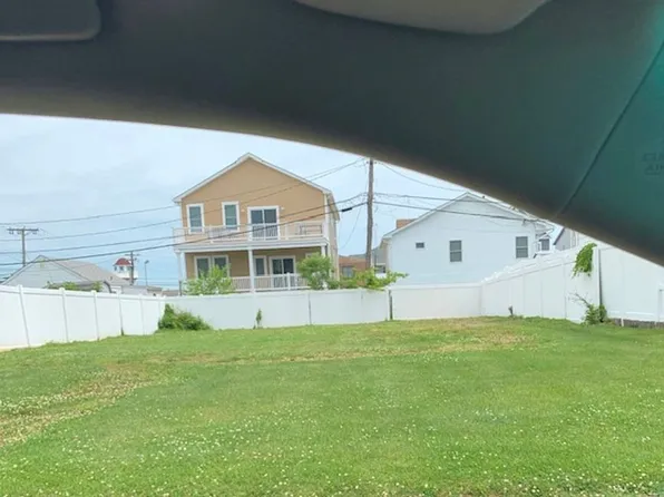 211 36th St S, Brigantine, NJ 08203