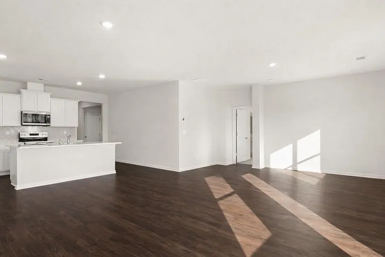 1163 Champlain Rd — Photo 3