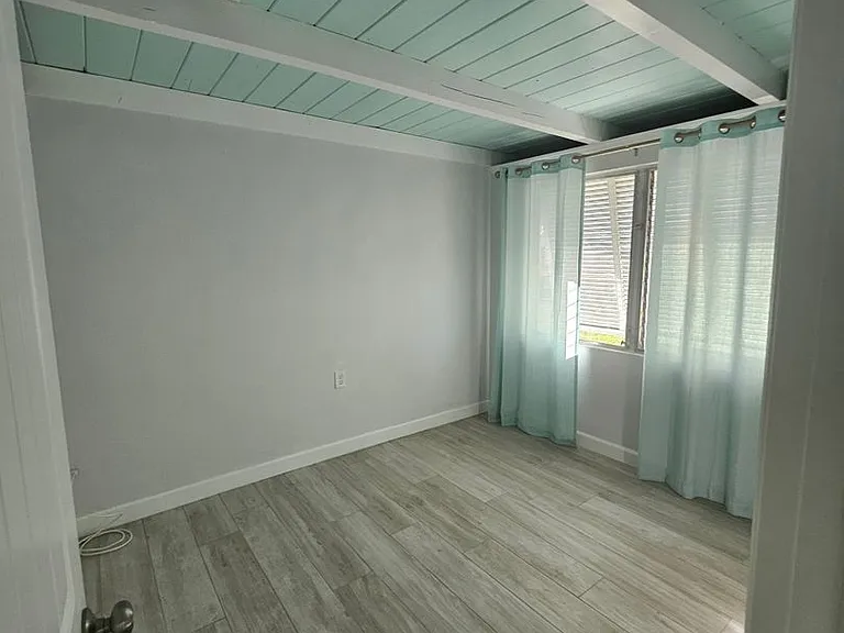 360 W Fray St — Photo 22