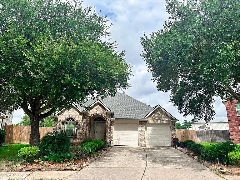 11815 Champions Grove Ln — Photo 1