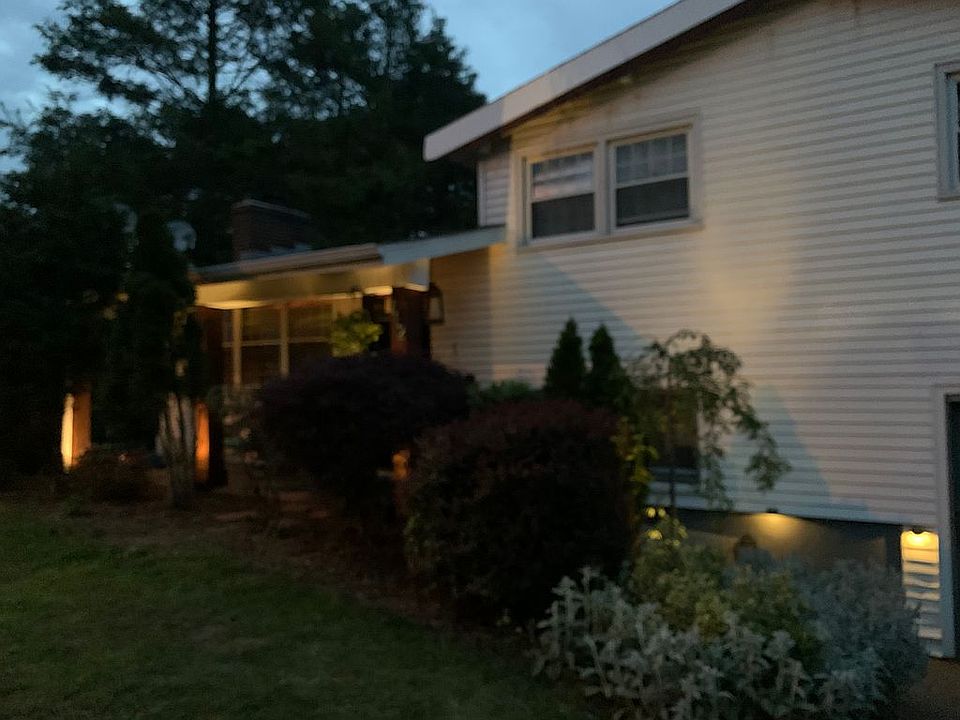 2nd image of 712 Atkins St