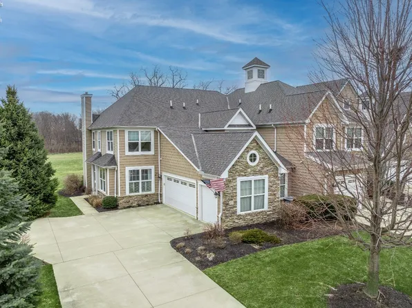 4727 Tradewinds Dr, Port Clinton, OH 43452