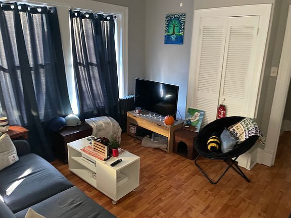 3rd image of 251 S Saint Clair St APT 9