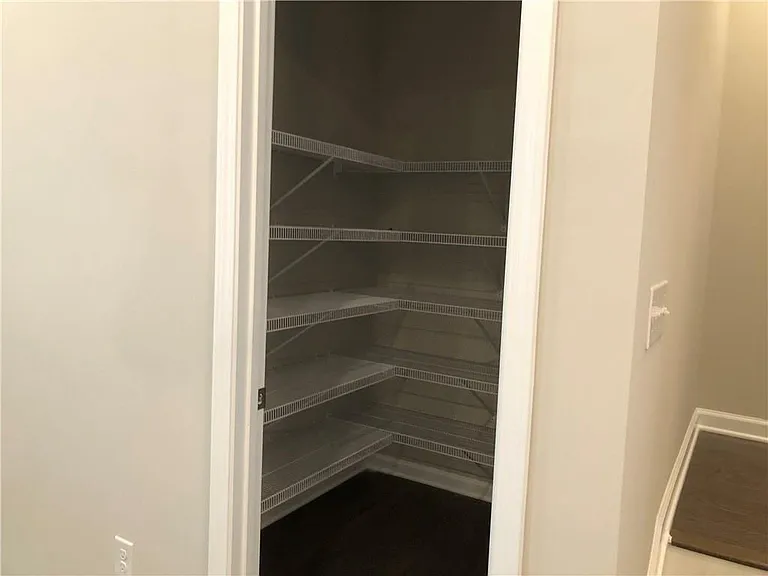 324 Beacons Pl — Photo 26