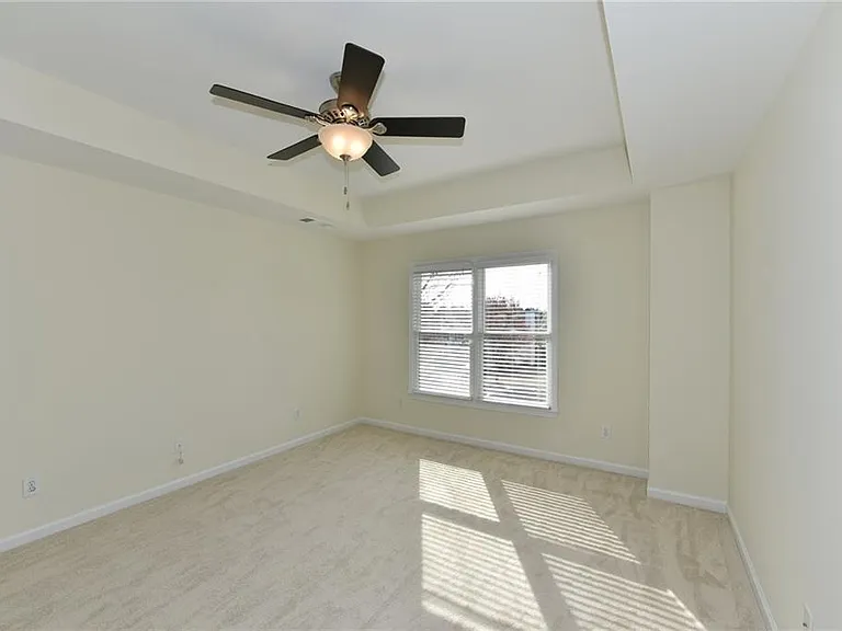 2515 Spring Grove Ct — Photo 27