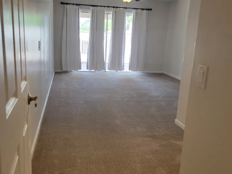 1642 E Carmen St — Photo 16