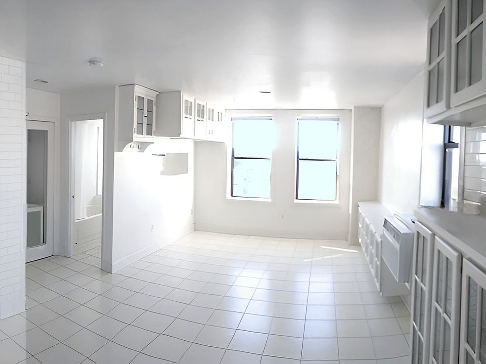 Let there be LOTS OF LIGHT!

In this photo there are 3 west facing windows and 1 north facing window.