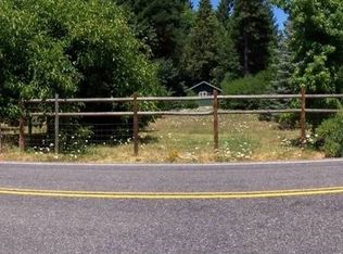 545 Hummingbird Rd, Cave Junction, OR 97523