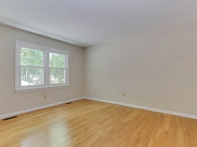 318 Powhatan Dr — Photo 38