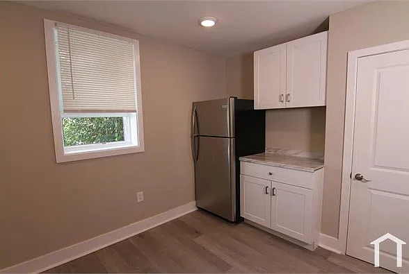 1631 Dyre St #B1 — Photo 1
