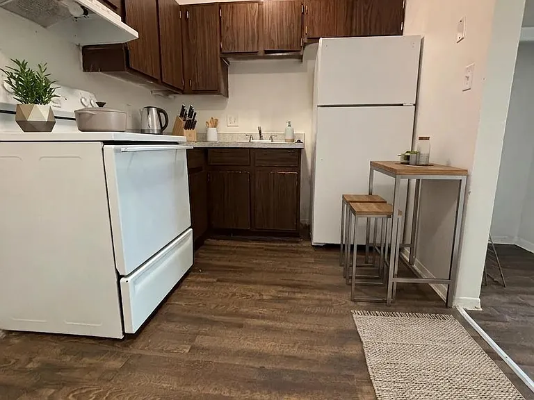 4496 High St #10 — Photo 2
