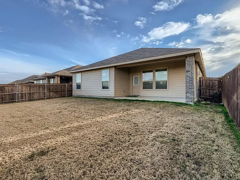 15952 Hayes Ridge Dr — Photo 2