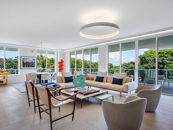 2nd image of 200 SE Mizner Blvd #417