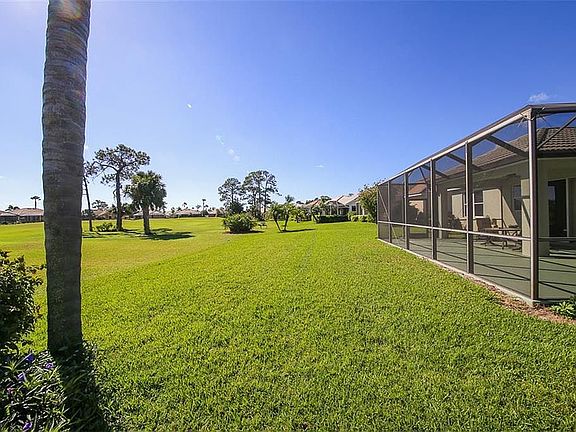 5th image of 2886 Royal Palm Dr