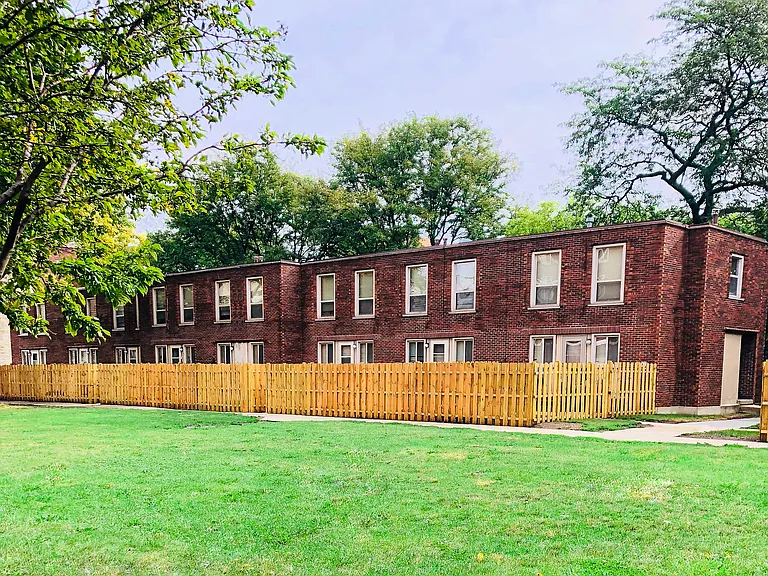 Hyde Park West Apartments & Townhomes — Photo 20