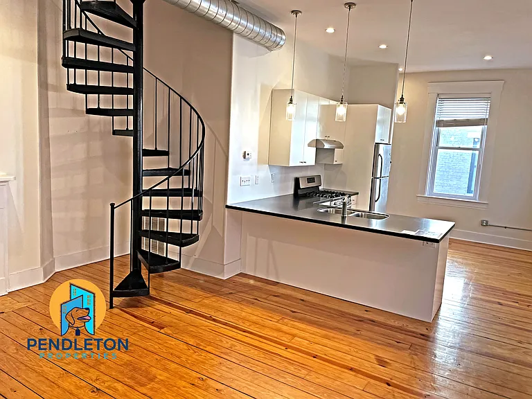 514 E 12th St #3 — Photo 2