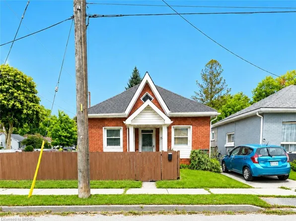 15 Esther St, Brantford, ON N3S 6K3