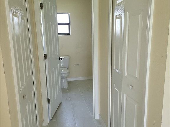 4th image of 905 NE 11th Terrace Cpe