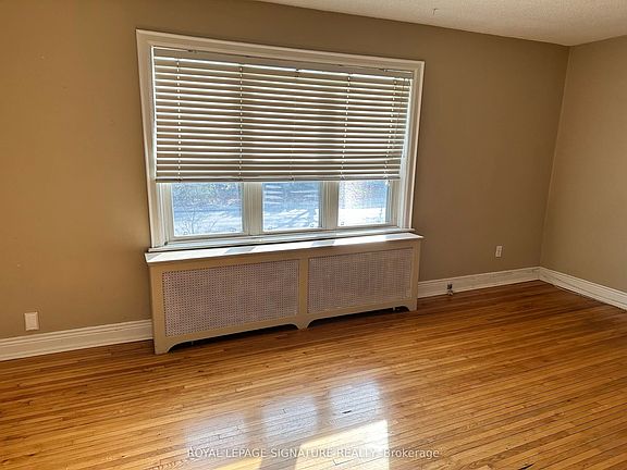 2nd image of 1062 Main St W