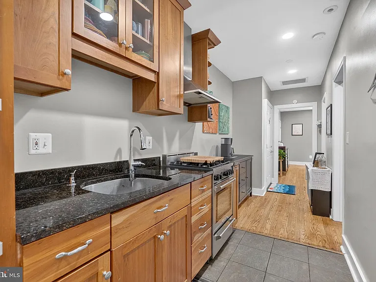 1836 Independence Ave SE #3 — Photo 8