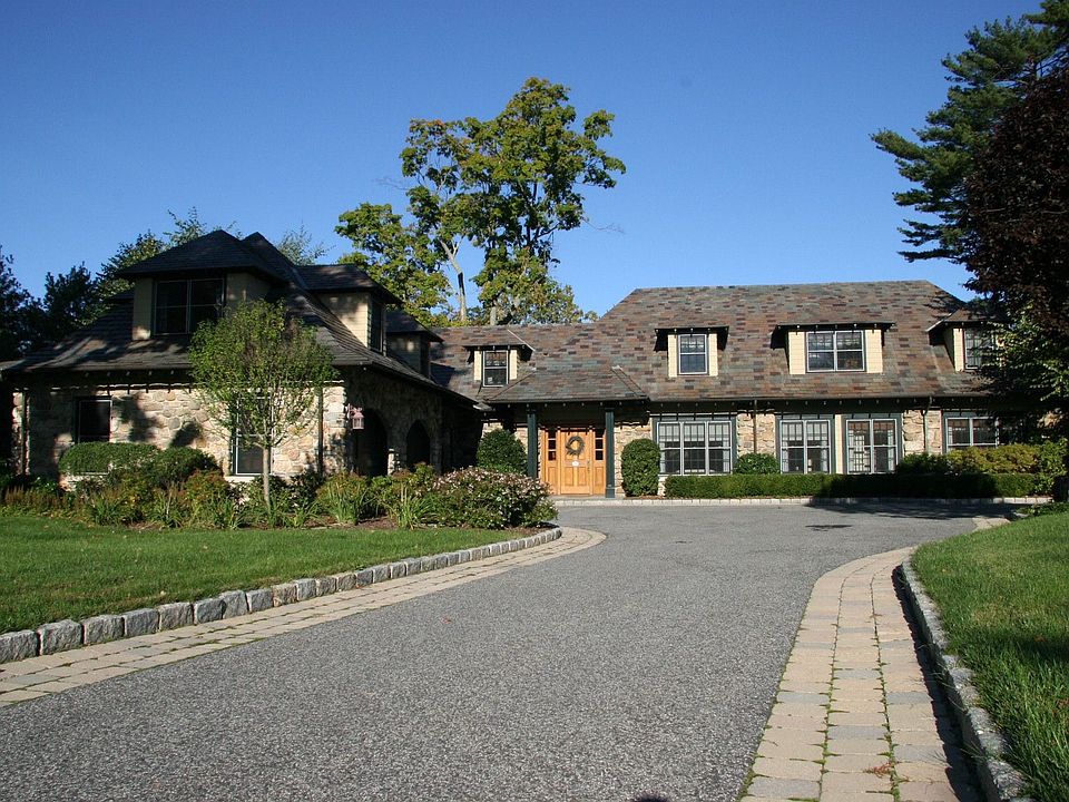 Enterior Front