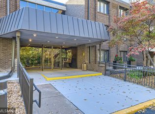 3412 Oak Ridge Rd APT 110, Minnetonka, MN 55305