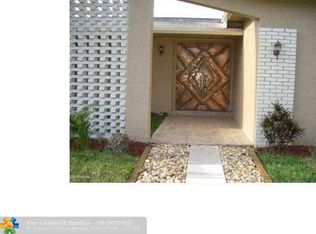 10471 NW 24th St, Sunrise, FL 33322