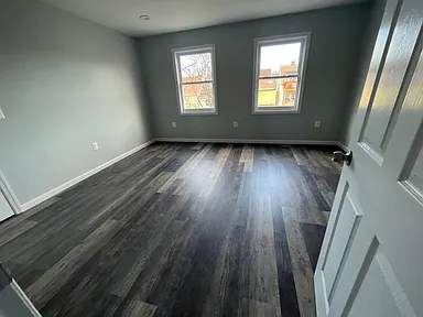 113 Warren St #3 — photo 3 of 4