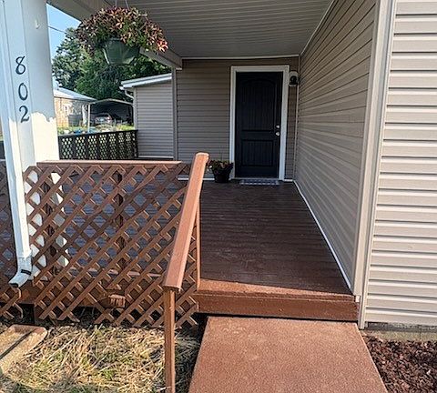 2nd image of 802 Bristol Street